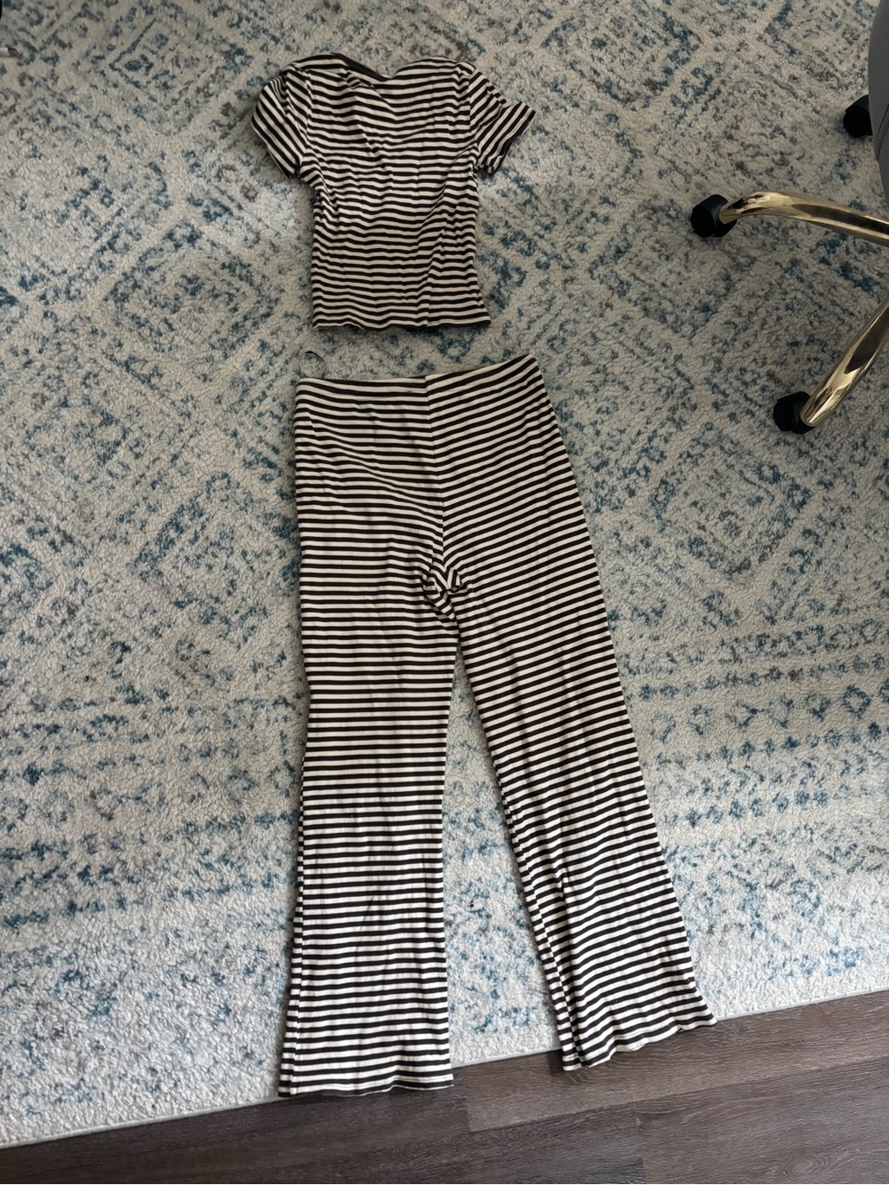 Fancy D Boutique Stripped lounge set - Picture 3 of 4